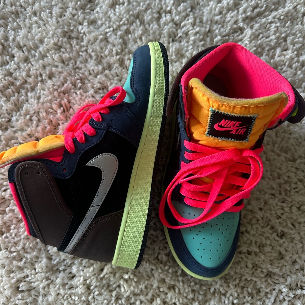 Nike Air High-Top Jordan 1’s Retro Tokyo hack